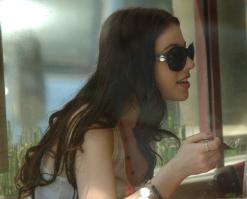 78521_michelle_trachtenberg_candids_having_lunch_at_newsroom_restaurant_in_beverly_hills_15_122_480lo.jpg