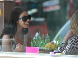 78554_michelle_trachtenberg_candids_having_lunch_at_newsroom_restaurant_in_beverly_hills_20_122_599lo.jpg