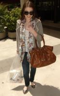 78583_michelle_trachtenberg_candids_having_lunch_at_newsroom_restaurant_in_beverly_hills_08_122_1012lo.jpg