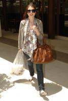 78591_michelle_trachtenberg_candids_having_lunch_at_newsroom_restaurant_in_beverly_hills_09_122_569lo.jpg