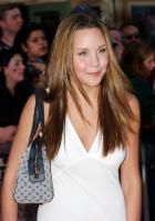 48031_AmandaBynes_PiratesBlackPearlWorldPremiere_28thJune2003_029_122_356lo.jpg