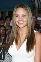 48114_AmandaBynes_PiratesBlackPearlWorldPremiere_28thJune2003_035_122_593lo.jpg